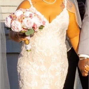 Elegant Lace Wedding Dress